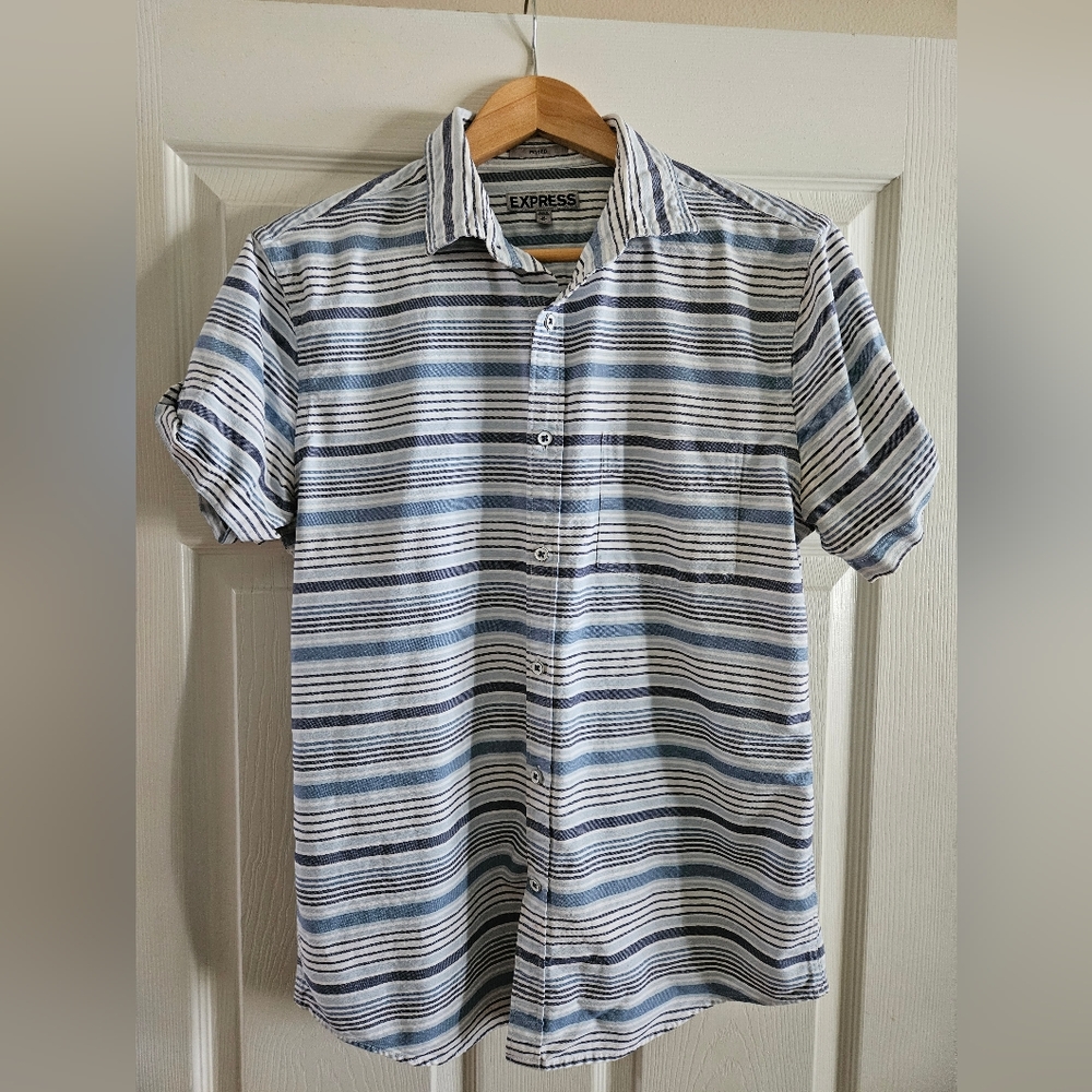 Mens Medium Express Shirt Sleeve Button up shirt